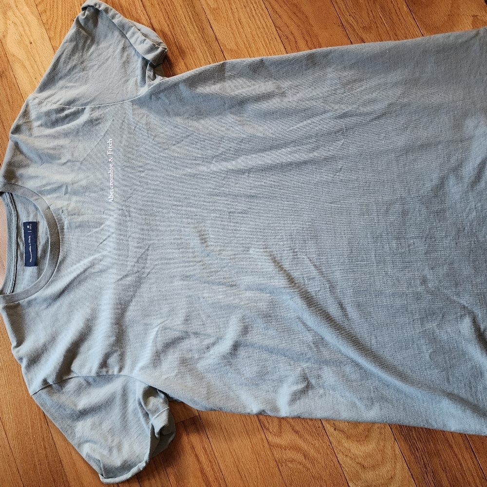Abercrombie & Fitch Light Blue Short Sleeve Tee